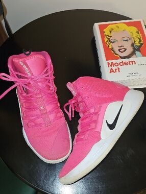 Nike Hyperdunk Women’s Hot Pink High-Top Athletic Sneakers 8.5-9